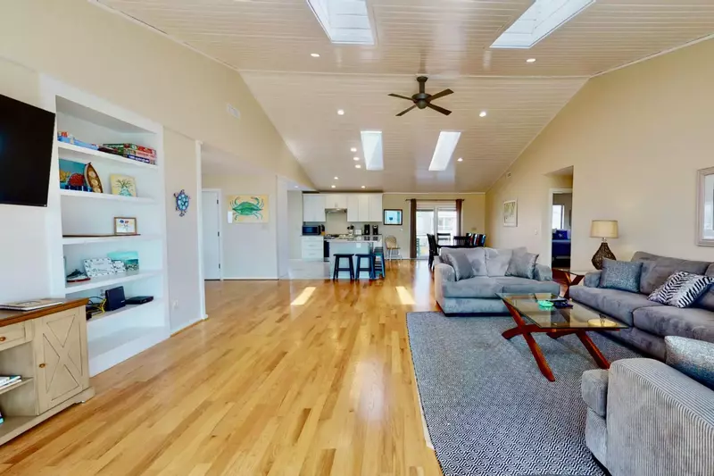 The great room is spacious and your family and friends will not feel cramped at Summer Wind