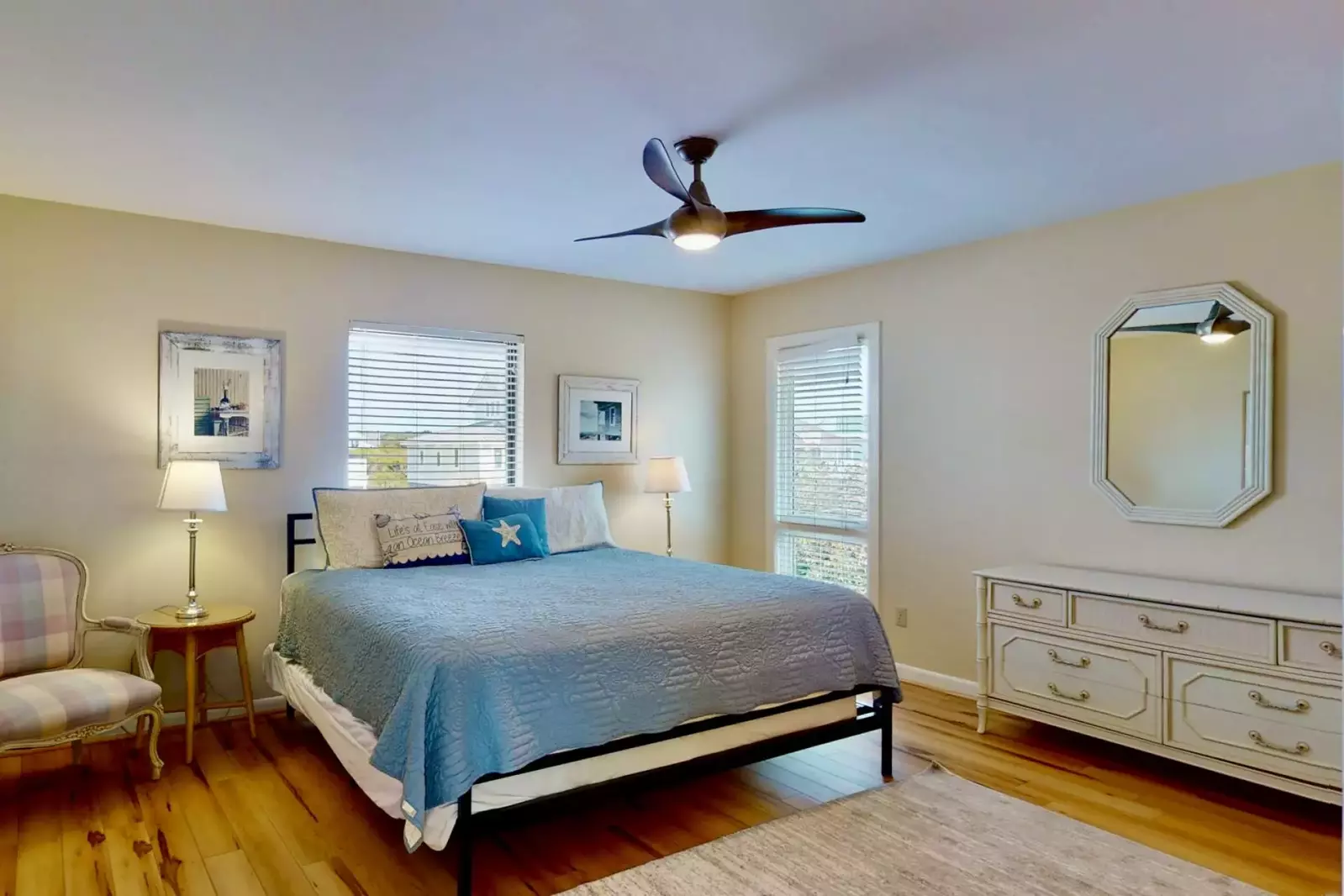 2nd owner suite with king bed and private full bathroom