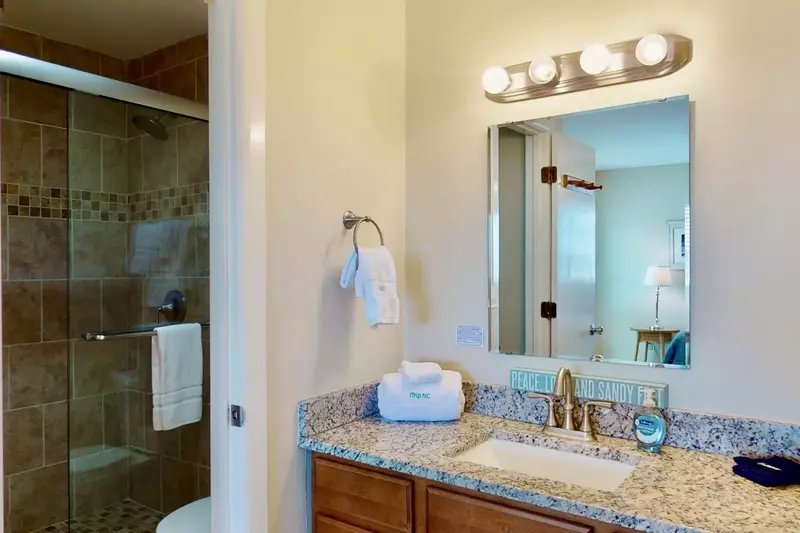 2nd owner suite bathroom