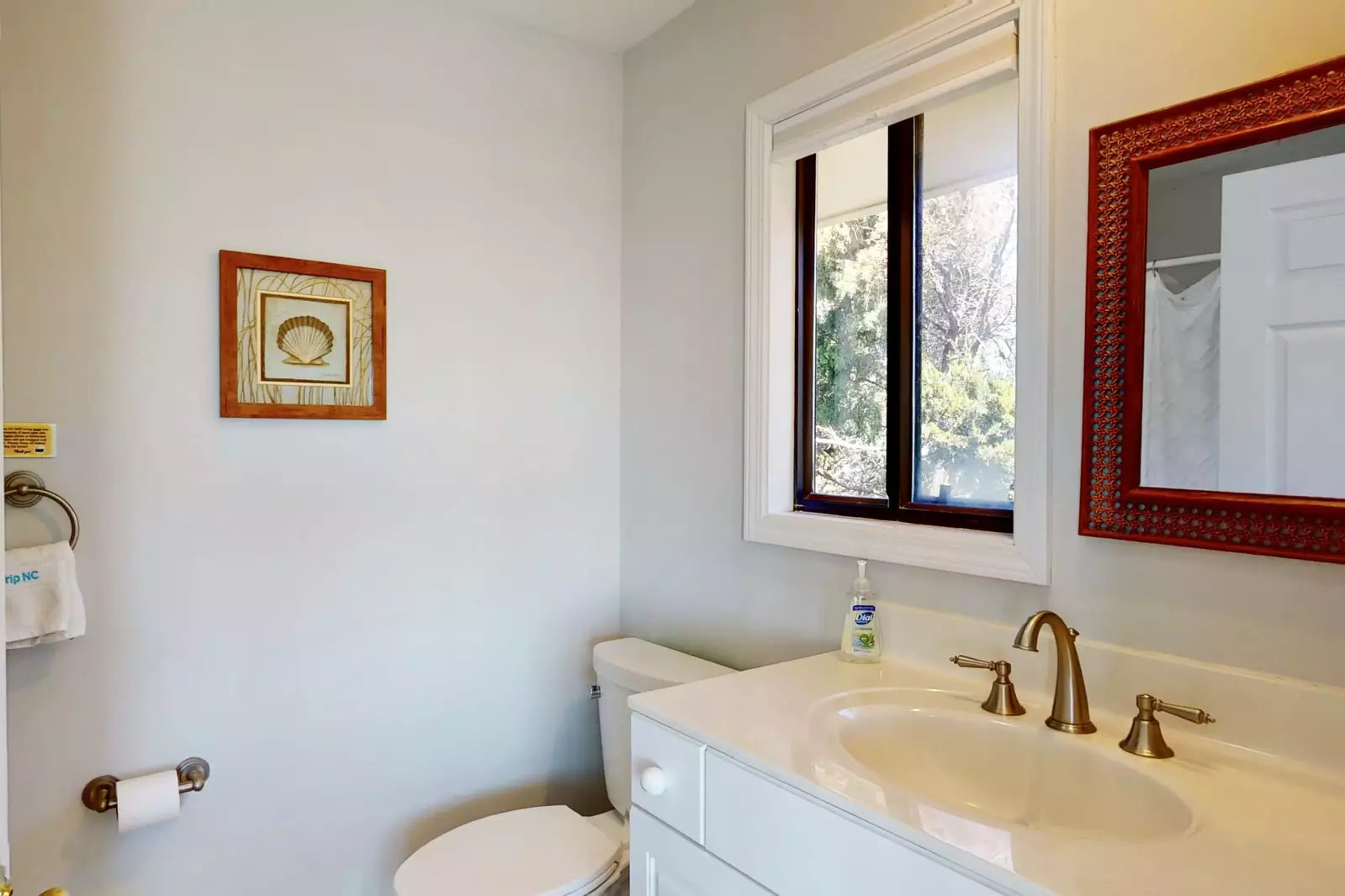 Second bedroom private bathroom