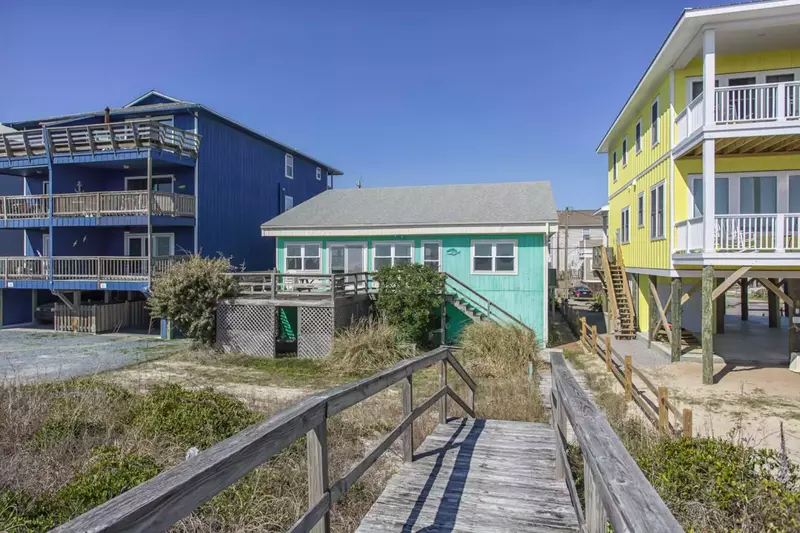 Miller's Whimsy is your own home!  No fighting over parking, deck space, showers and noise.  It's your own space, on the beach!