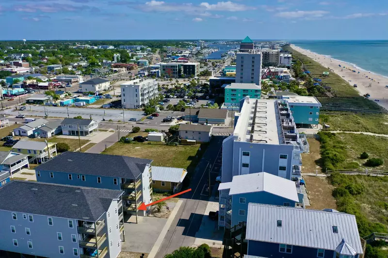 It's a quick walk to the boardwalk for dinner and fun!