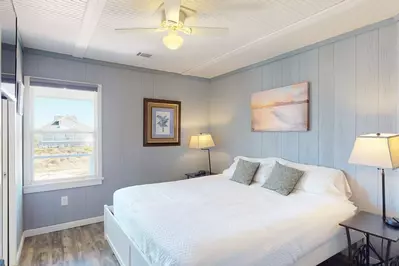 Owner suite #1 with private full bathroom