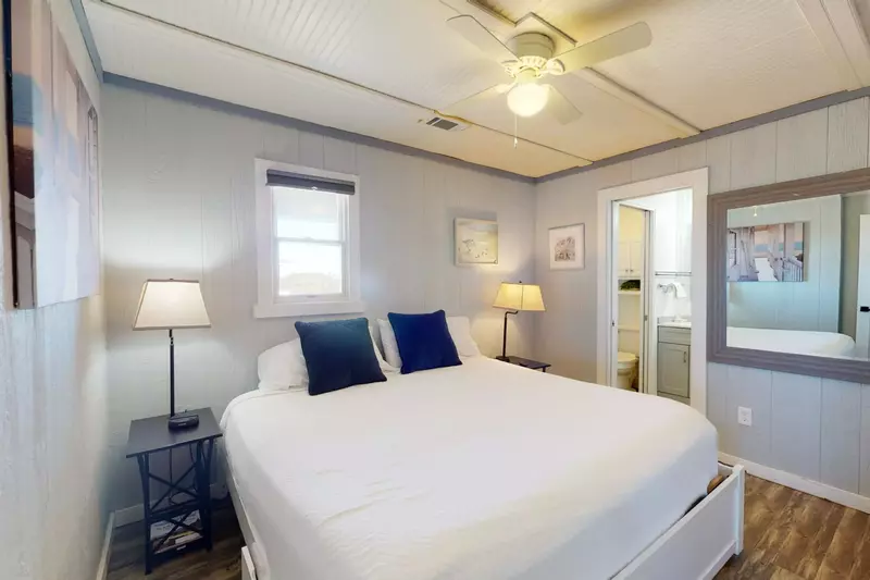 Owner suite #2 with private full bathroom