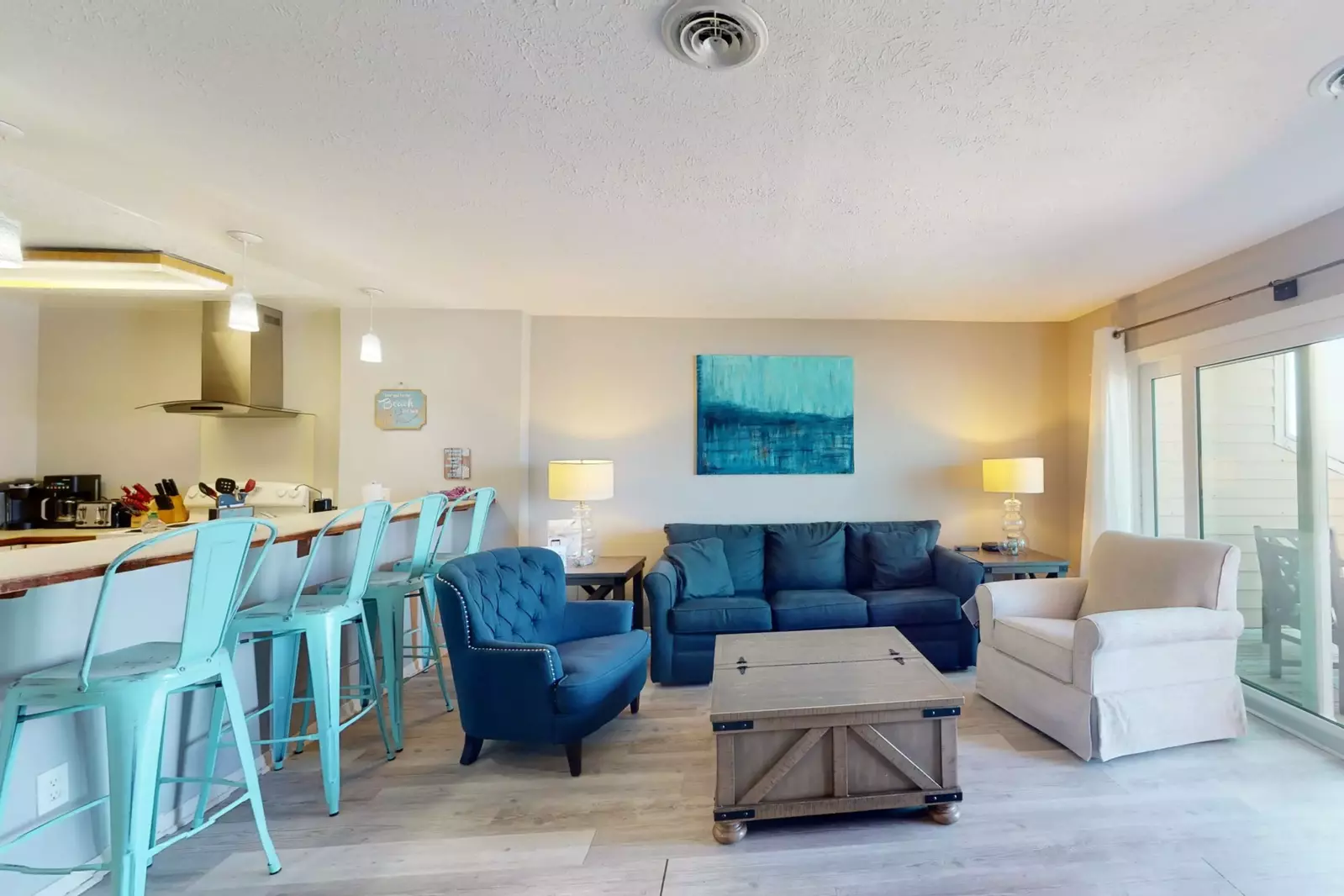 Spacious living area with great views of the ocean