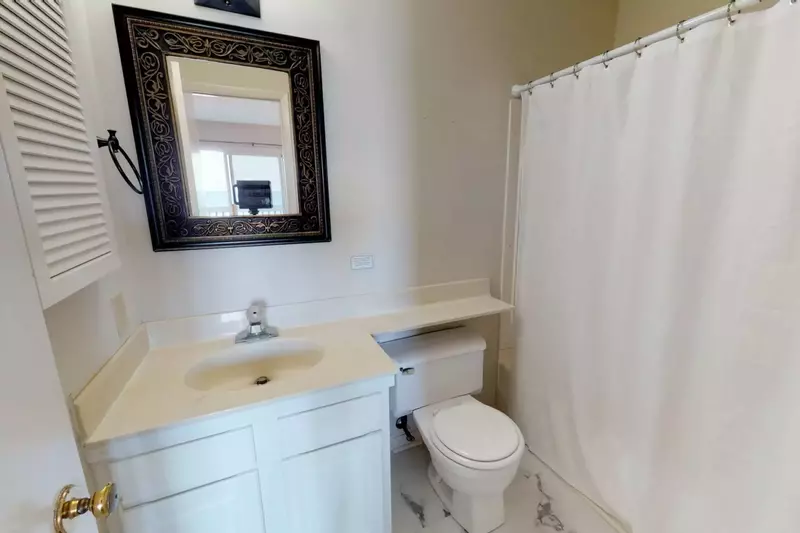 Owner Suite bathroom with a tub