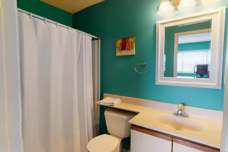 Top floor bathroom, with a tub