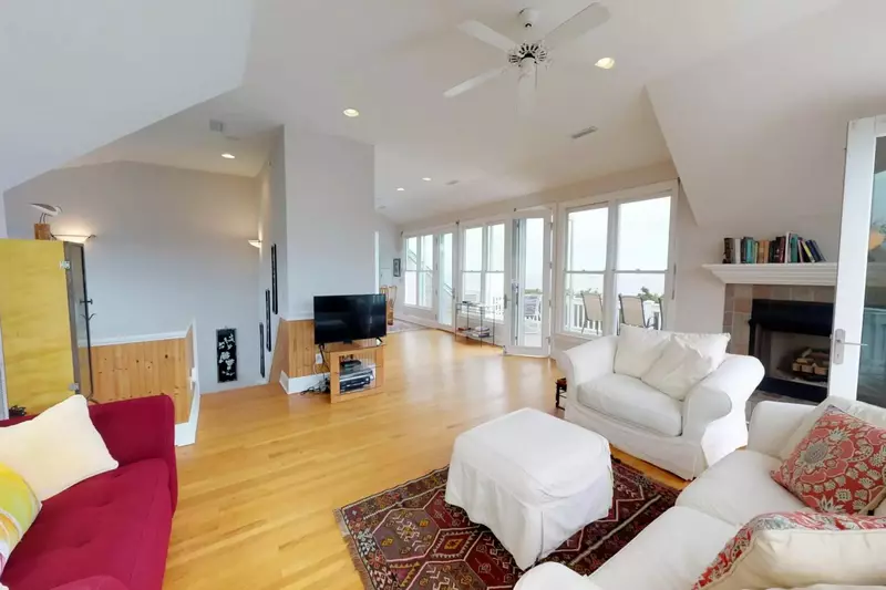 Everywhere you look there is a window with a view