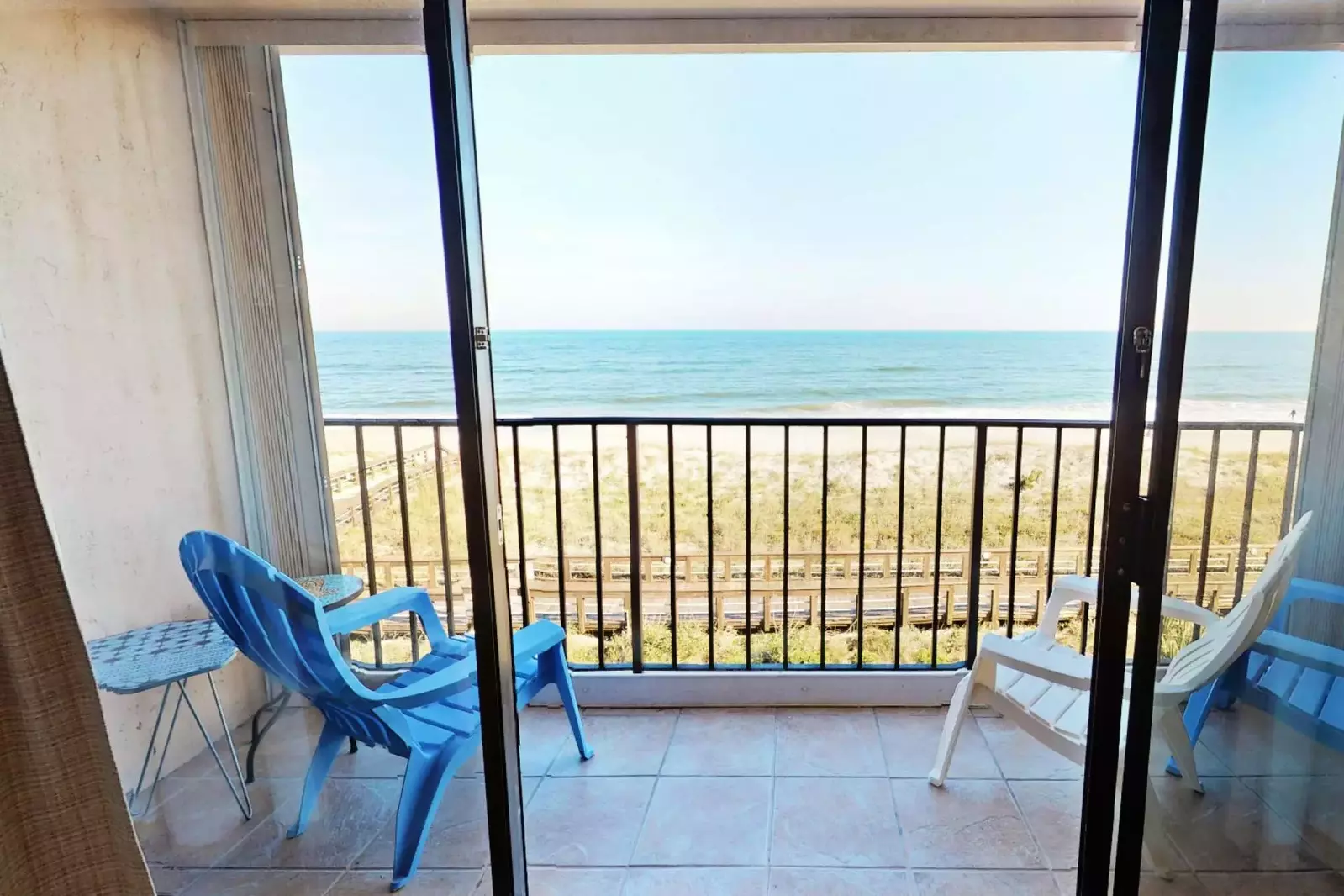 Open the sliding door and step out into the paradise of Paradise Found