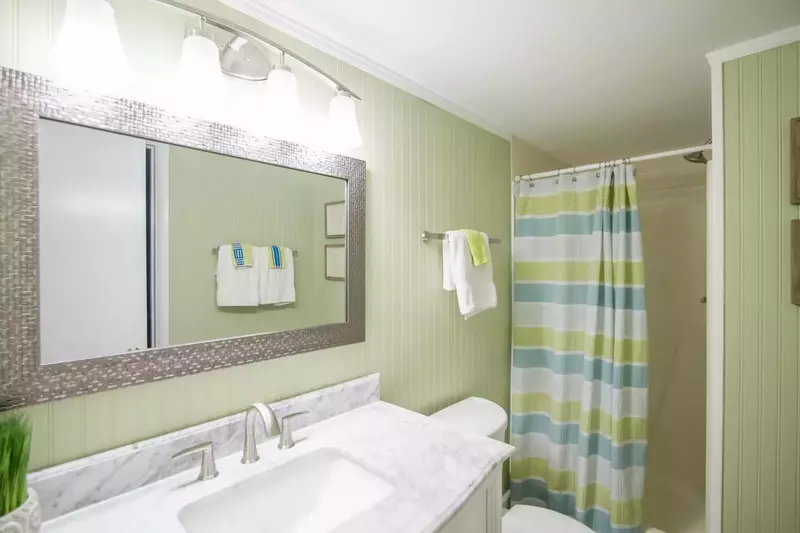 Newly renovated 2nd bathroom