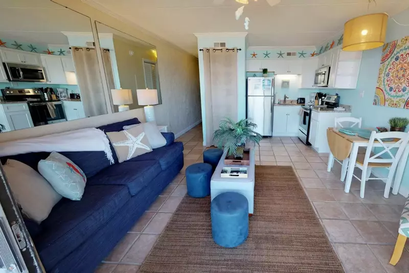 Spacious living area, open floor plan, plenty of space to hang out with the family