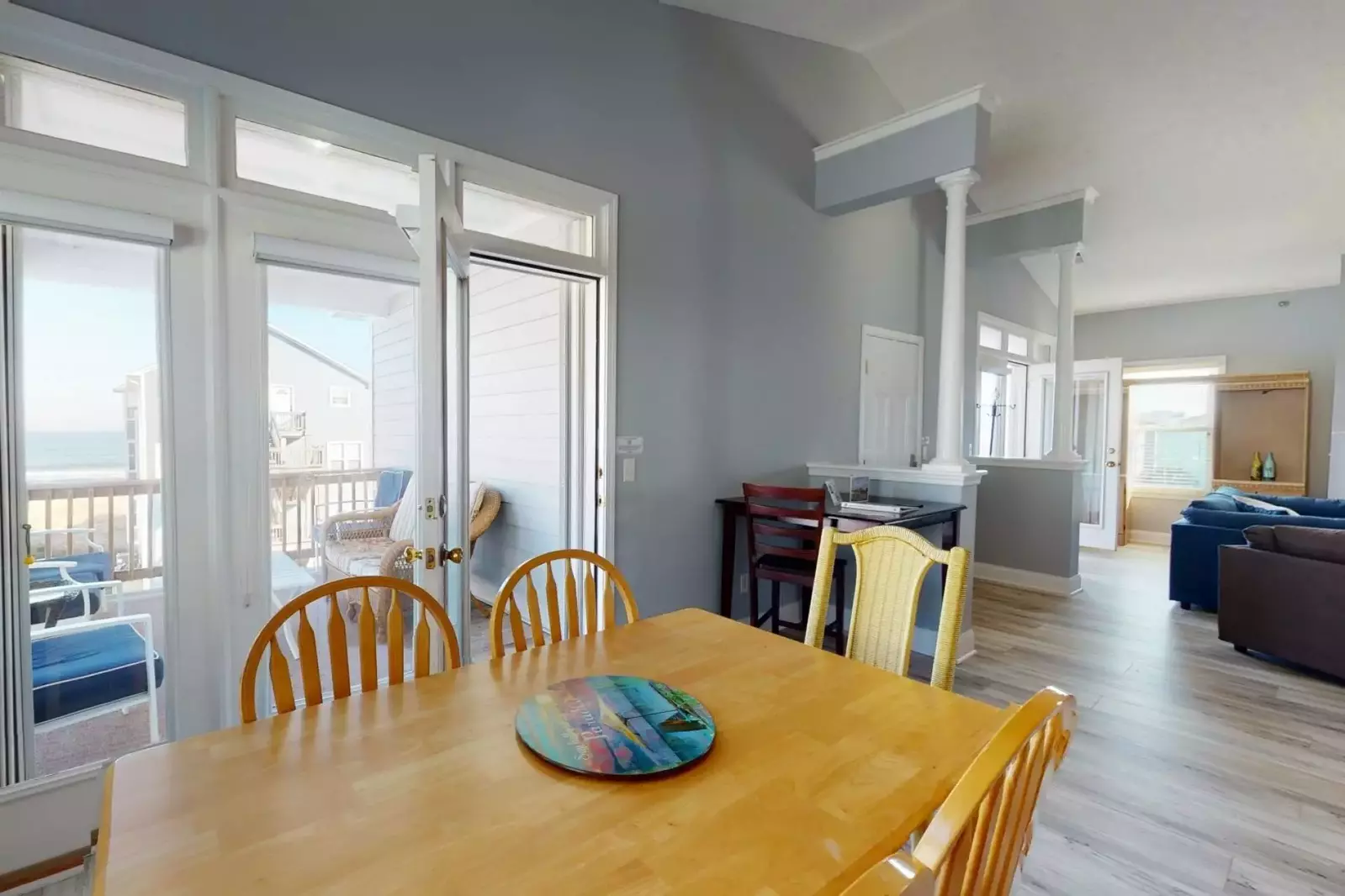 View the ocean from the breakfast table.