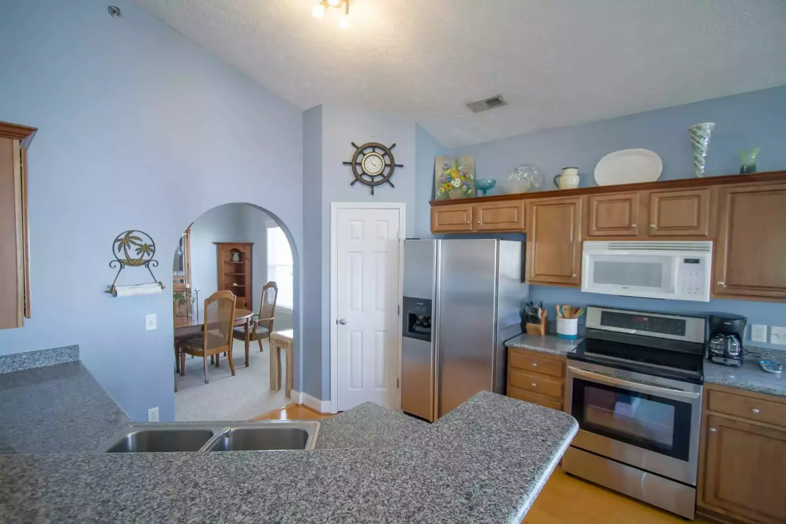 The kitchen is well equipped with everything you need to make a great breakfast, lunch and dinner for the entire group.