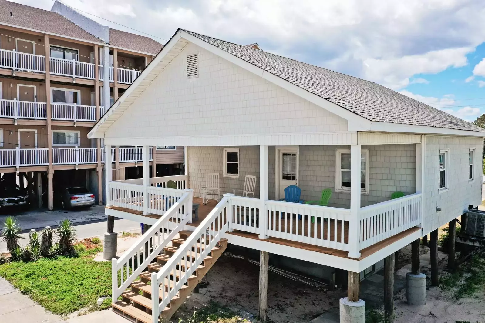 Hollis House is an adorable single-family home located on the ocean side, off the busy street, no dodging cars getting to the beach.