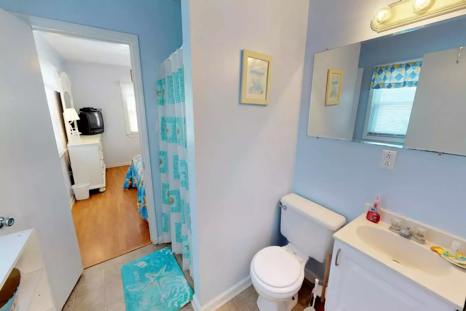 There is a shared bath located between both bedrooms.