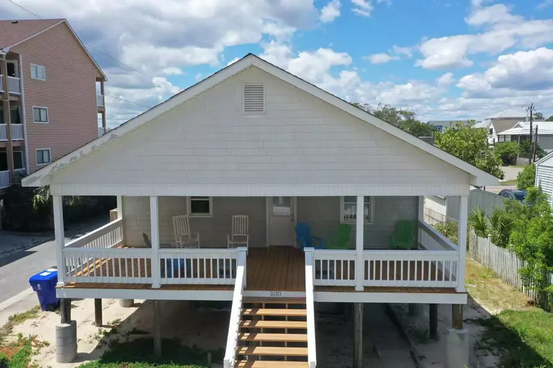 The Hollis House has plenty of parking in the back with easy access in and out of the property.