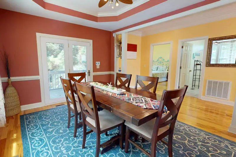 For those special evenings after the chef prepares a feast, enjoy it in the formal dining area with friends and a bottle of wine.