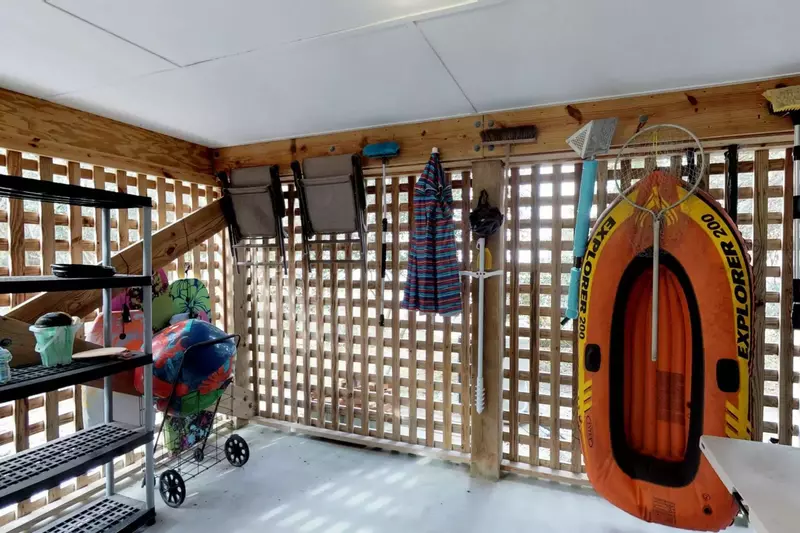 The renter lockout has plenty of chairs (6) beach toys and bikes (not pictured) along with plenty of room to store your fun stuff too.