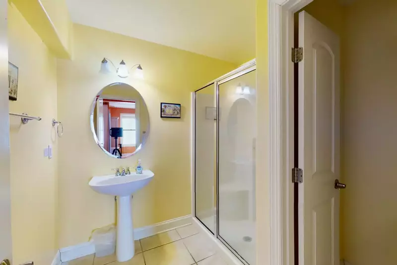 1st floor private full bathroom