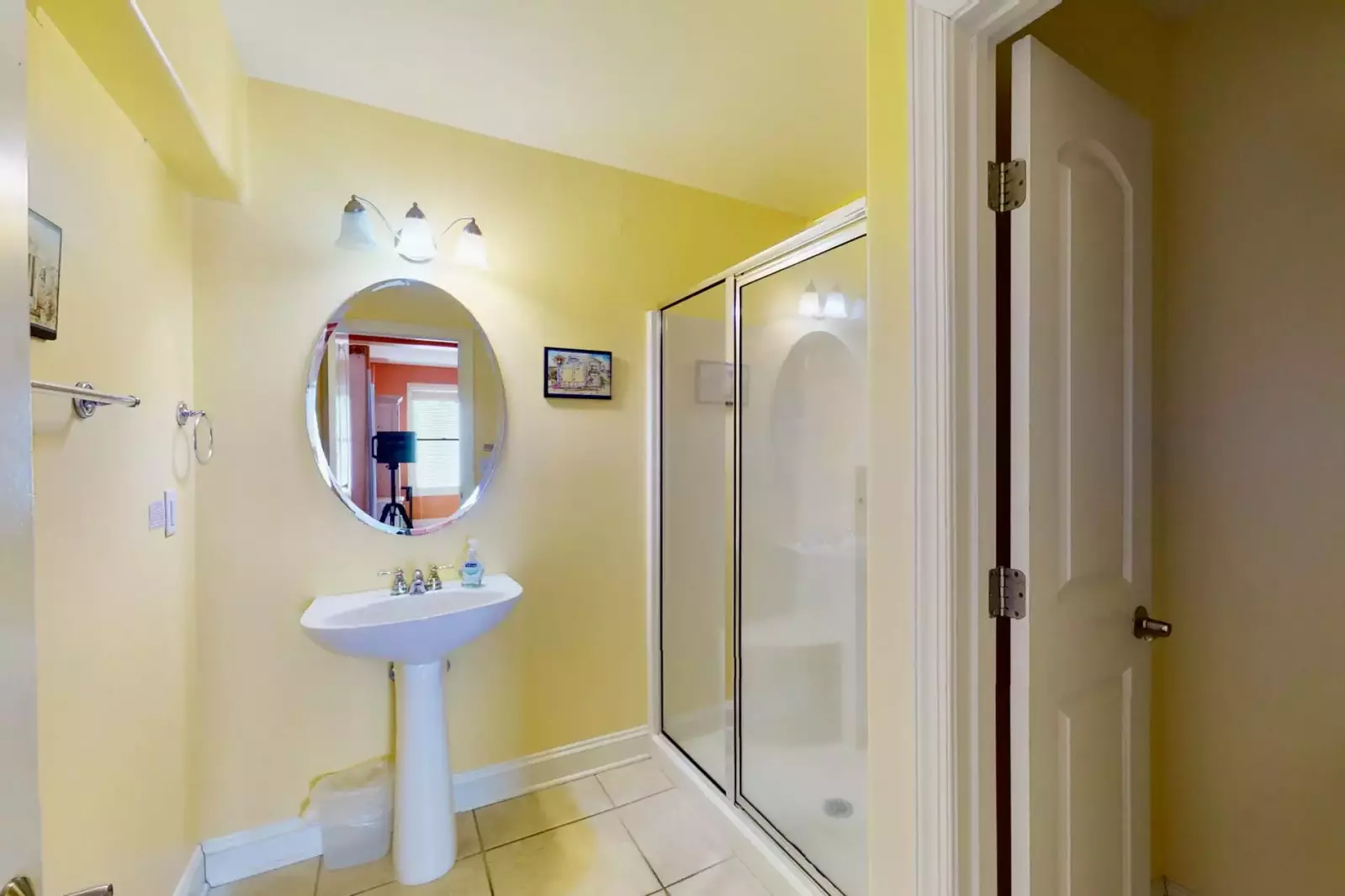 1st floor private full bathroom