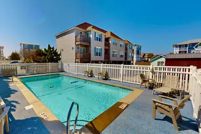 Pleasure Island Place has nice sized pool the family can enjoy in between beach excursions