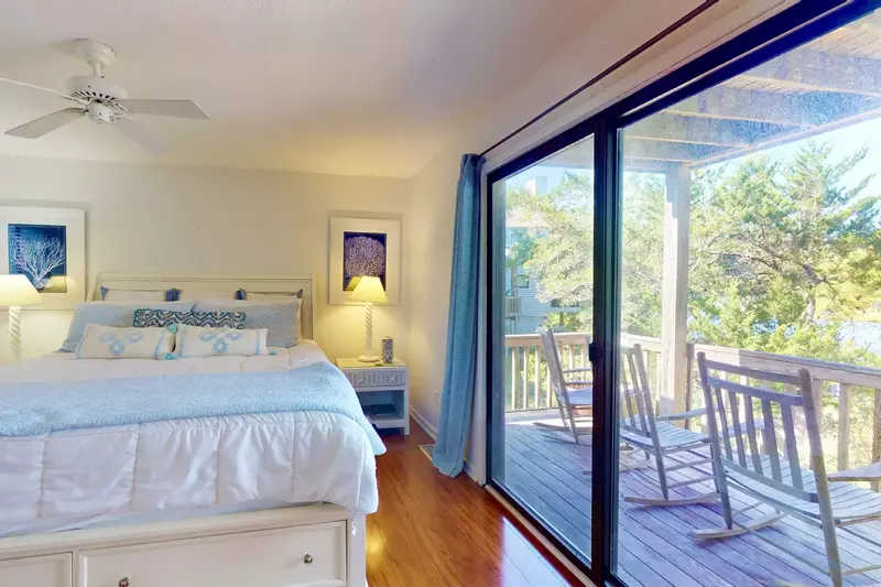 Wake up in the master to the beauty of BHI