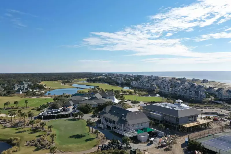 You can purchase temporary membership to the BHI club and enjoy the newly updated restaurants and pools