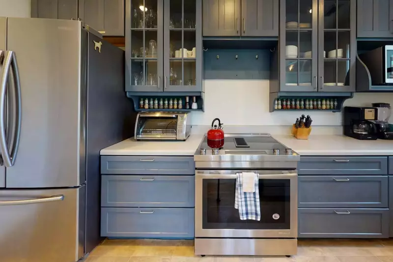 The fully equipped kitchen has everything you need to make any meal for the entire group