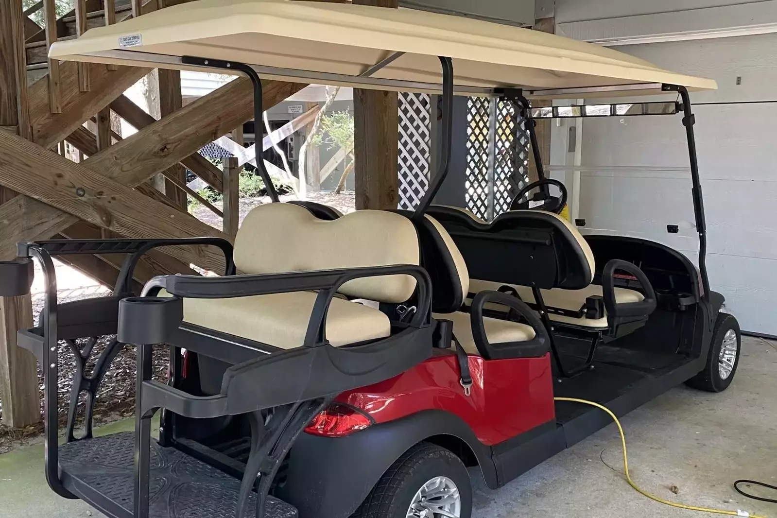 A Golden Retreat has a 6 passenger cart and a 4 seat cart