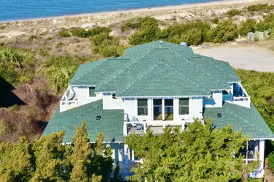 Green Teal is a huge house for the whole family