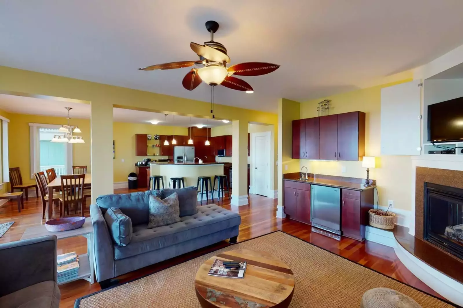 Enjoy the large open floor plan with a great cocktail bar!