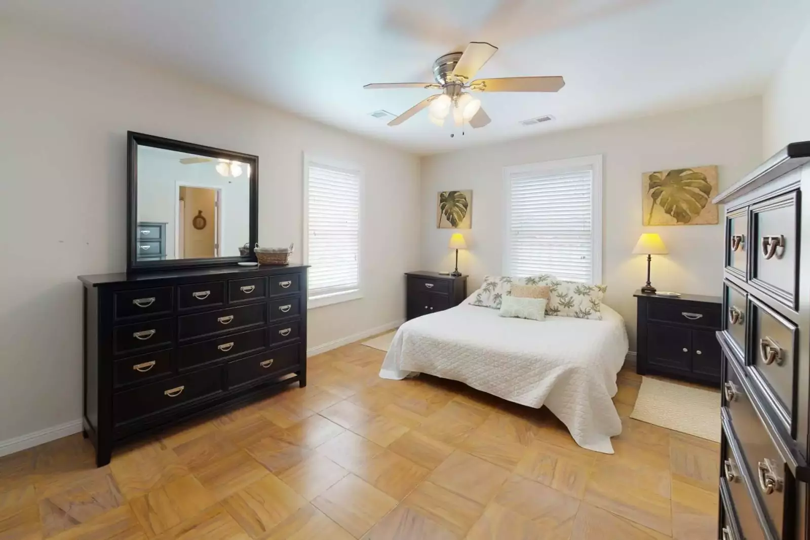 The owners suite has a Queen size bed with plenty of room