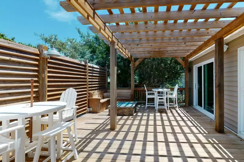 Tipsea Toes has a large deck with fire pit, chairs and tables, great for entertaining and just relaxing