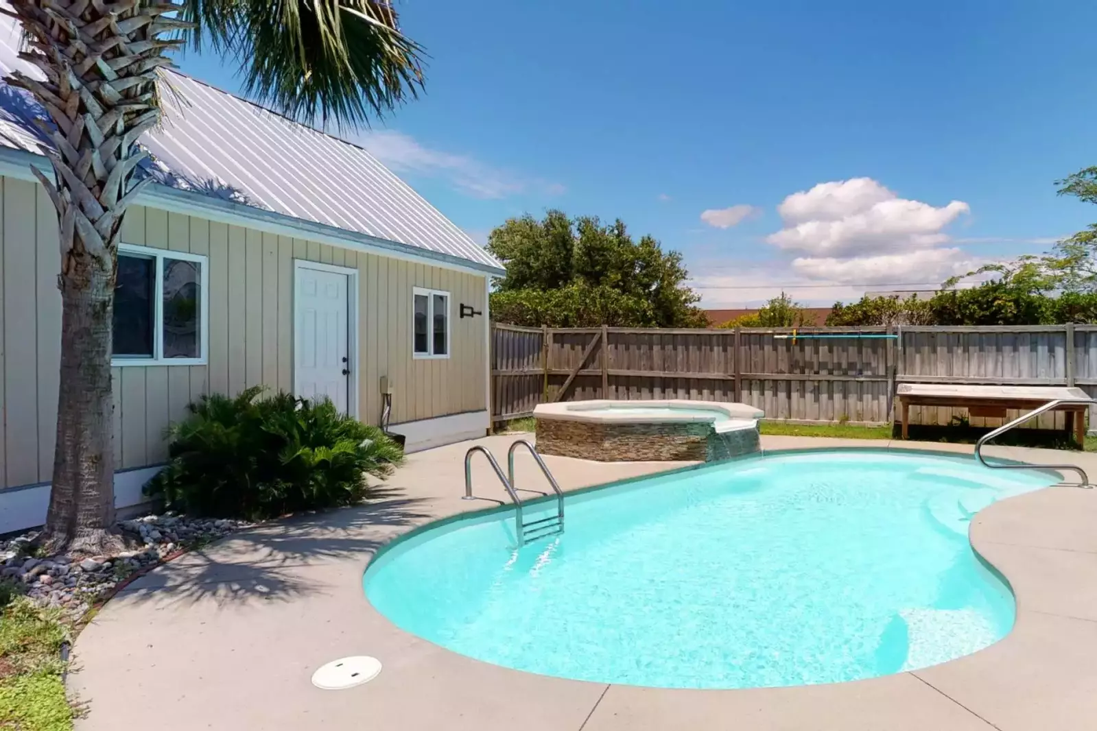 The shed next to the pool is loaded with beach toys, beach wagon, bikes for your use or you can store your items here also