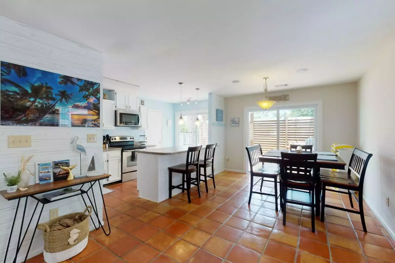 Tipsea Toes has tile floors and an open design, you will not feel cramped in this private home