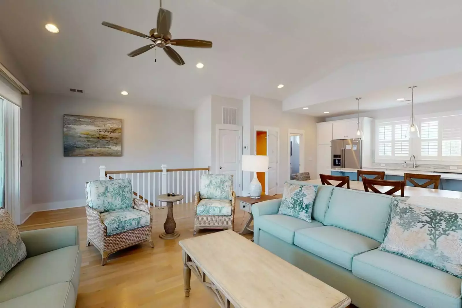 Cary Me Away has an elevator that stops at all floors