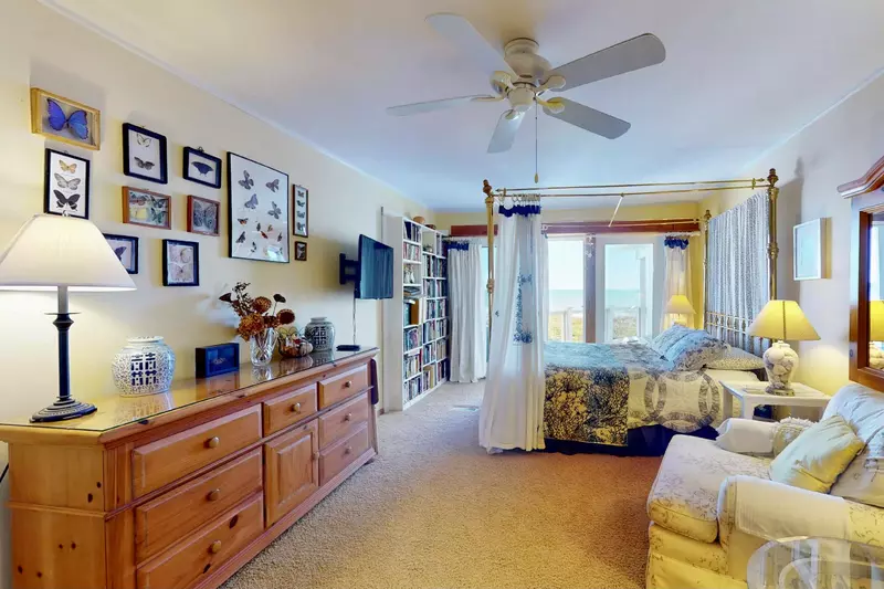 The primary suite features a Queen bed, an ensuite and an ocean view!