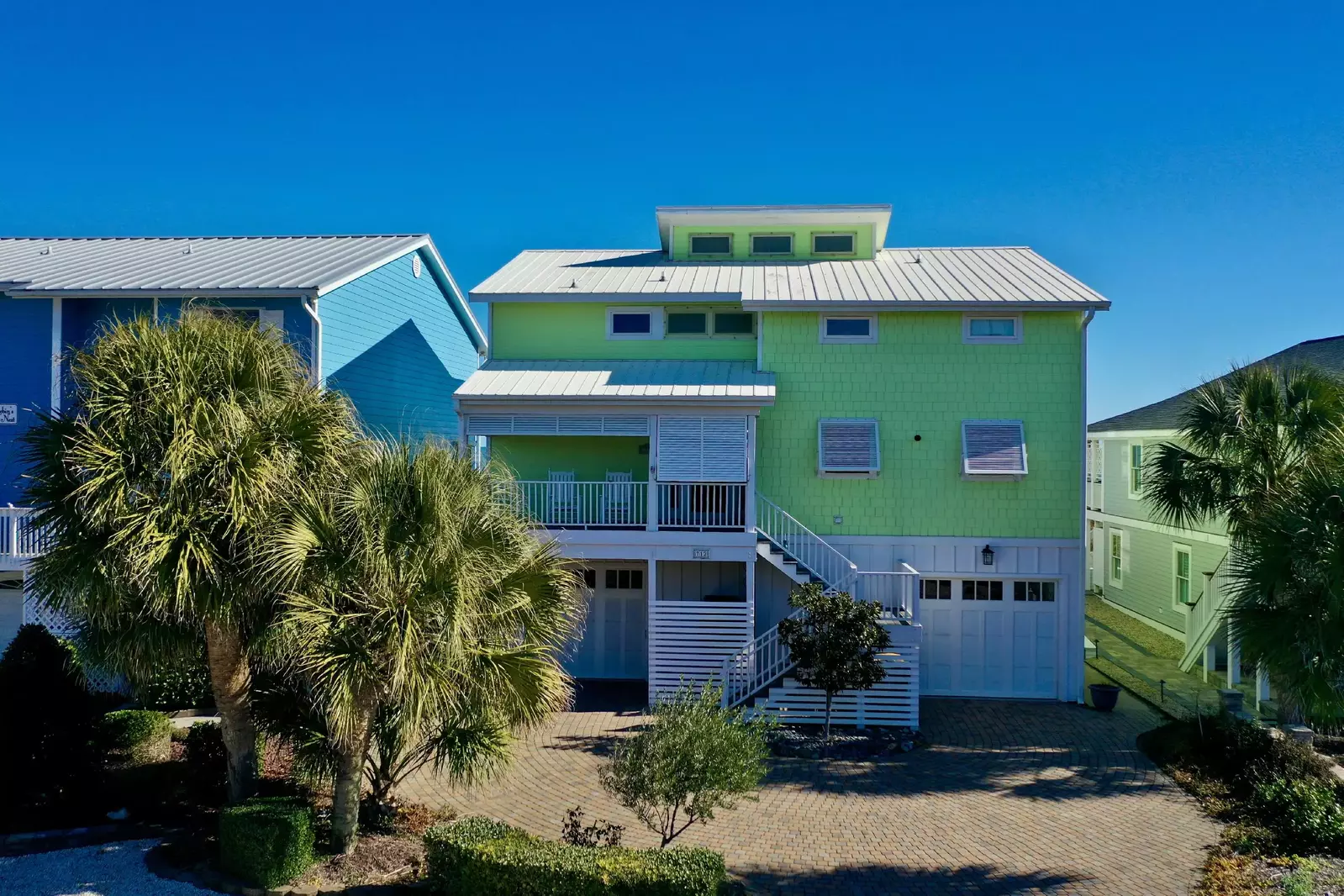 A large driveway provides plenty of space for parking