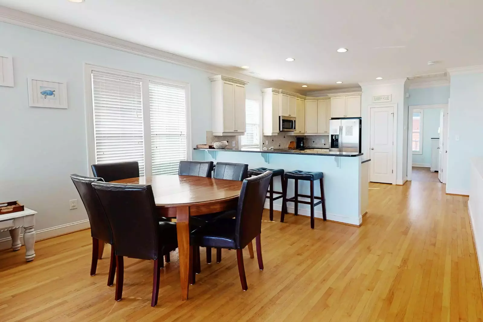 Pirates Queens has an open concept kitchen, dining and living room