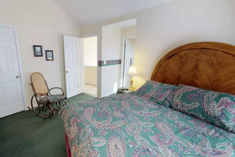 3rd floor guest bedroom