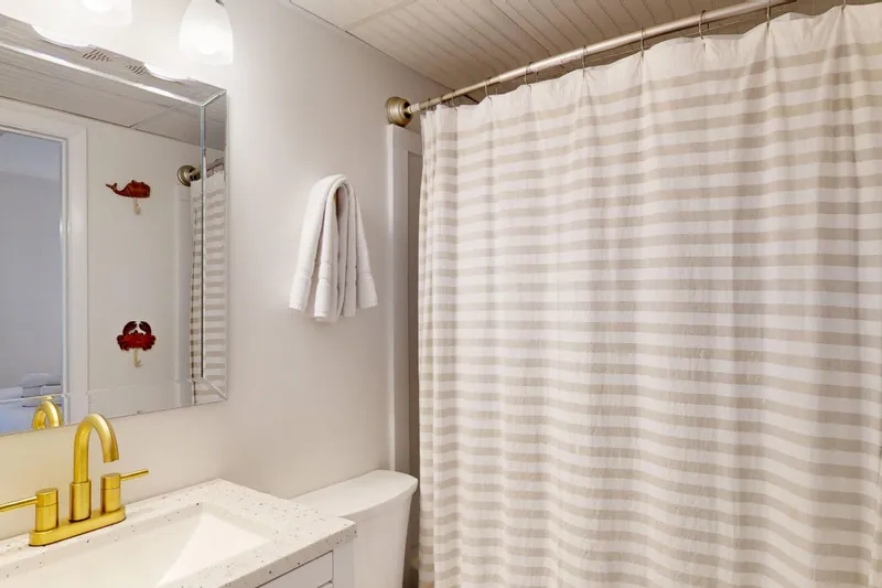 Second bathroom with tub/shower combo