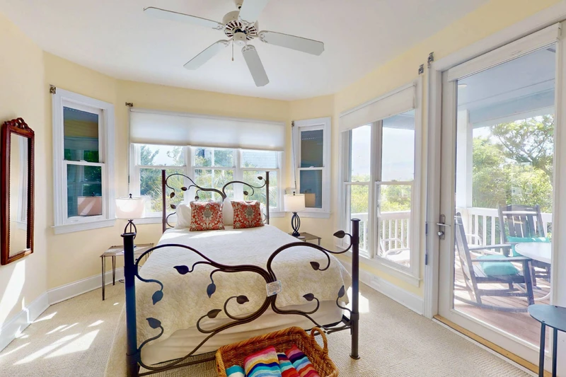 Even though you are surrounded by windows in the owner suite, the nature of the island will keep your privacy