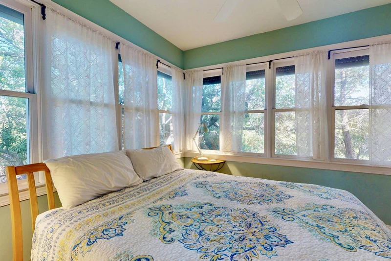 Second bedroom