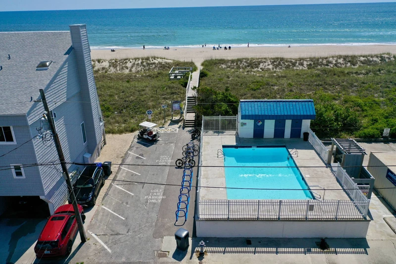 Your pick - pool or ocean