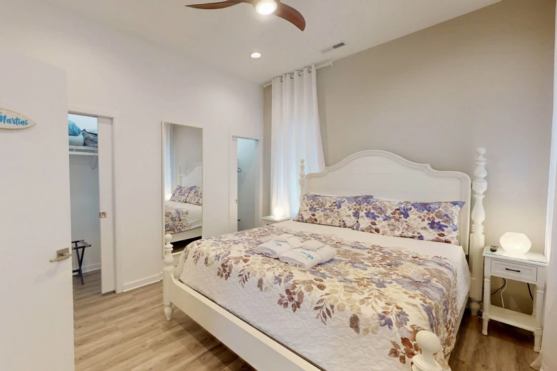 The owner's suite will leave you feeling like you're staying at a 5-star resort with this California King Bed