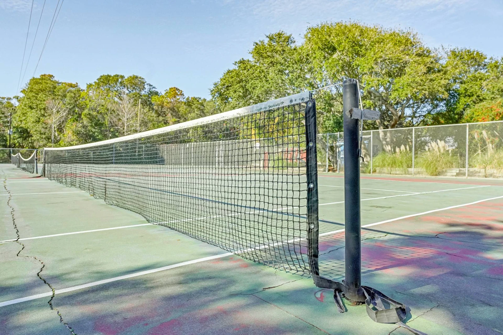 Tennis courts are available to guests of Ocean Dunes