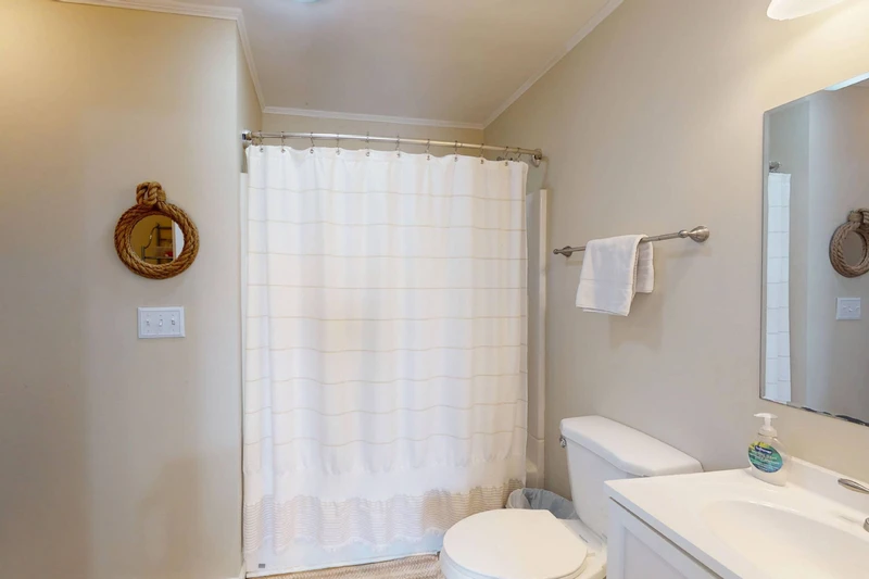 Owner's suite full bathroom