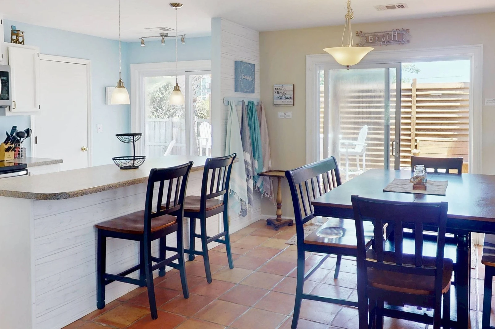 The breakfast bar is a great place to have coffee and discuss the beach plans for the day
